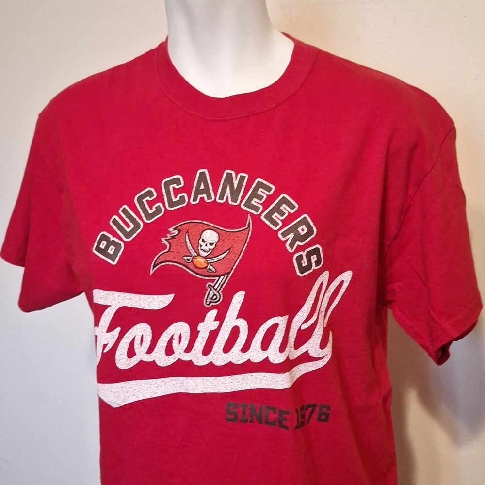 NFL Team Apparel Tampa Bay‎ Buccaneers Red Since 76 Graphic T-Shirt Mens M - Picture 3 of 7